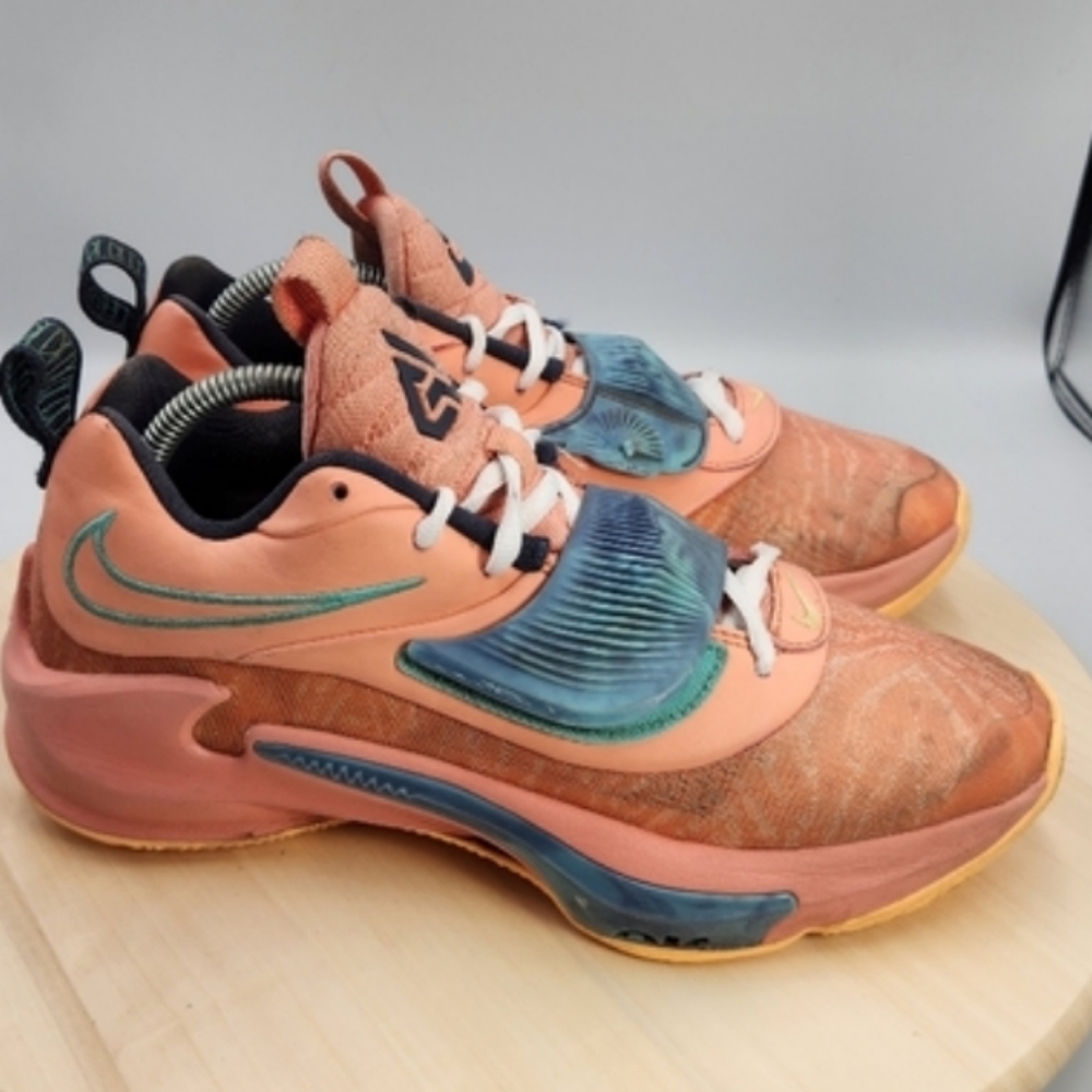 Nike Womens Zoom Freak 3 "Orange Freak"  sz 8